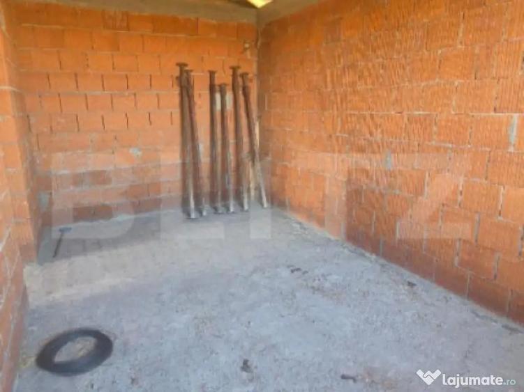 Casa la rosu, 4 camere, 145,31 mp utili, 715 mp teren, zona - 6