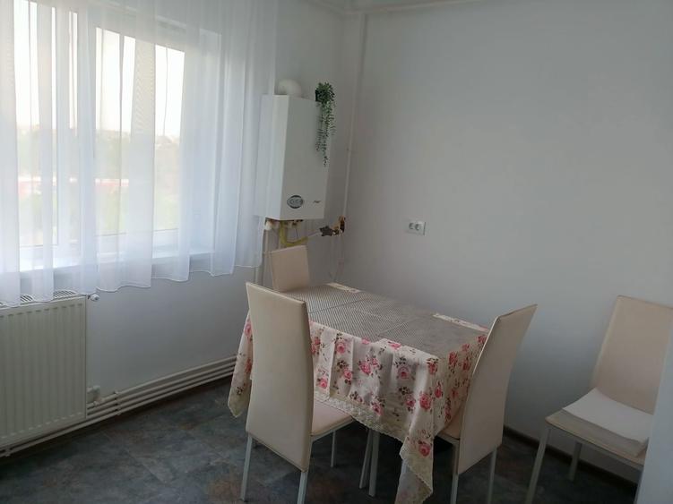 Inchiriez apartament, 2 camere decomandat, 1 decembrie 1918, et 3 - 7
