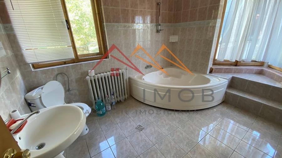 Vila de vanzare, teren 3100 mp, 7 camere, 6 grupuri sanitare, 3 CT, an 1997 - 20