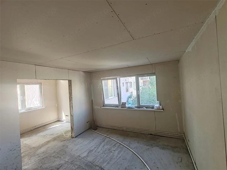 Apartament cu 2 camere semidecomandat în Central