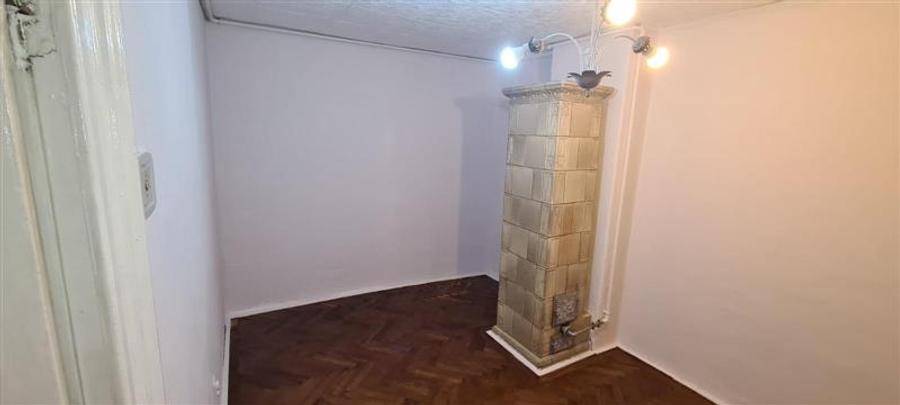 Casa individuala - garsoniera la curte  0 comision ( curtea comuna) Nicolae Iorg - 10