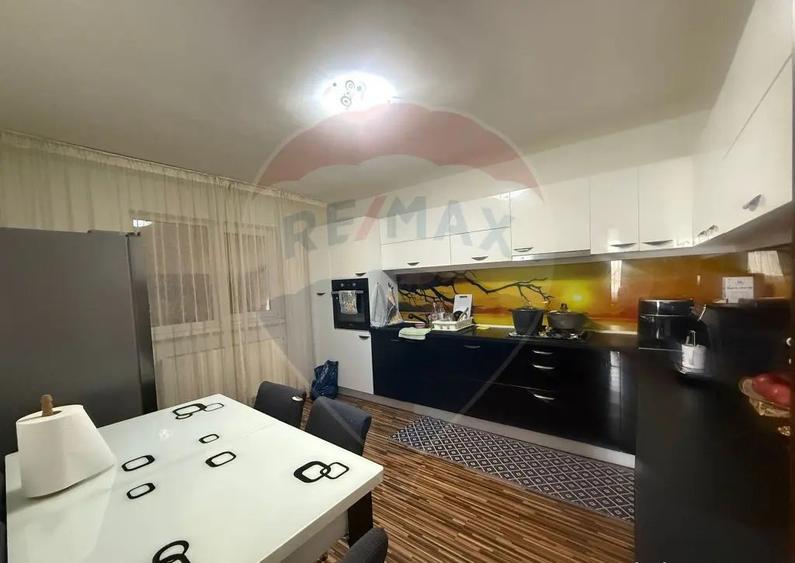 Casa / Vila cu 5 camere de vanzare - 6