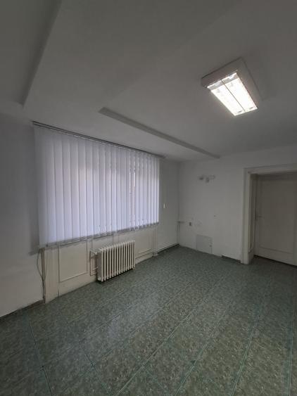 Piata 700 – Spatiu  Chirie – Demisol Inalt - 6