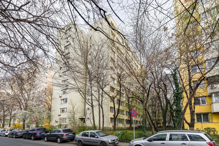 Apartament cochet de 2 camere, bloc reabilitat, etaj intermediar Apartament cochet de 2 camere, bloc reabilitat, etaj intermediar