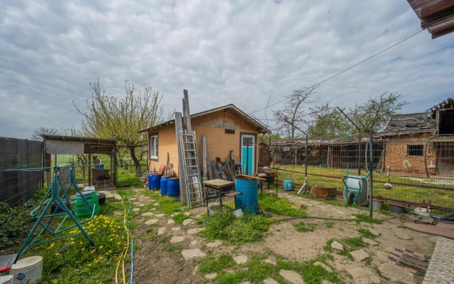 TANTAVA - GRADINARI, CASA 70 MP, LOT - 1557 MP! - 1