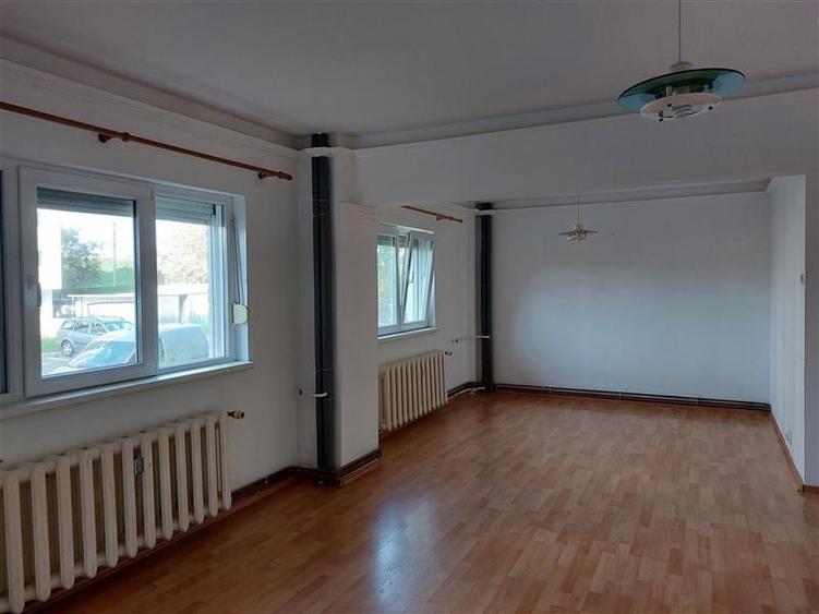 Apartament 4 camere, zona Micalaca, parter. De inchiriat sau de vanzare! - 10