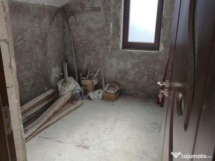 Casa de vanzare in comuna Garcina si teren 700mp - 4