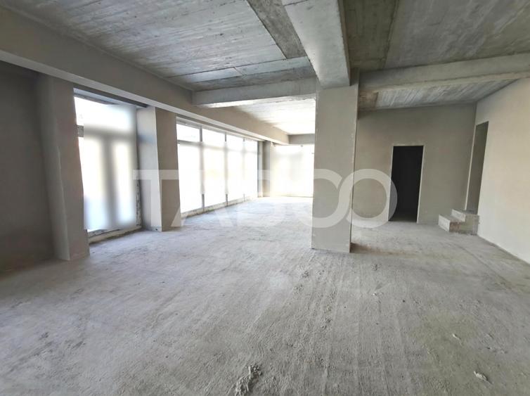 Spatiu comercial 84 mp cu vitrina si 4 locuri de parcare de inchiriat - 1