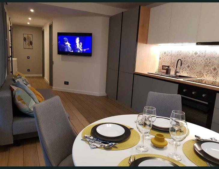 Apartament 3 camere LUX zona Eroii Revolutiei CURTE s LOC PARCARE - 4