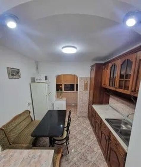 Apartament cu 2 camere, decomandat, zona Nicolina - 4