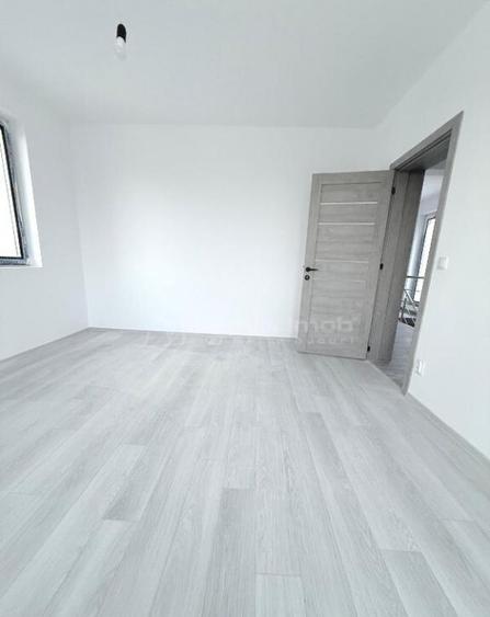 Casa - Cartierul Latin - teren 271mp - 180000E tva- VAND - 8