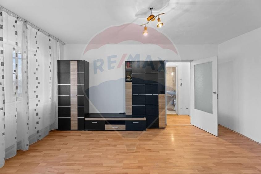 Apartament cu 2 camere de vânzare - zona Alfa - 2