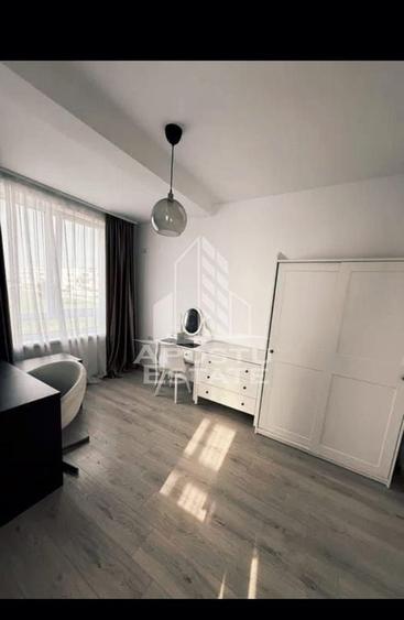 Apartament cu 3 camere decomandat în Dumbrăvița