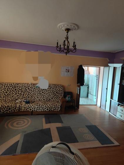 Vand casa cu 3 camera urgent - 4