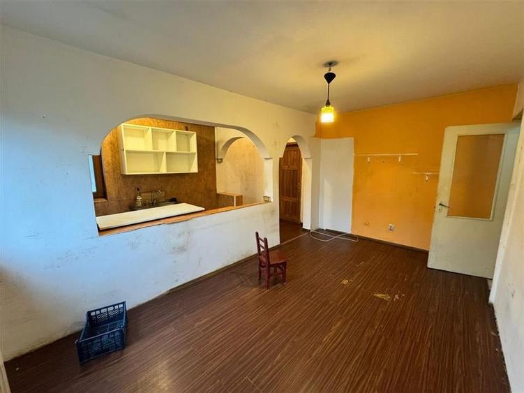 2 camere, zona sud, etaj 3/4, izolat, termopan (necesita renovare) - 5