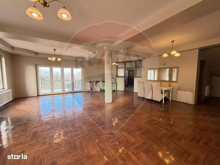 De vanzare Casa spatioasa cu teren 1.000 mp Beverly Hills, Sanmartin - 11