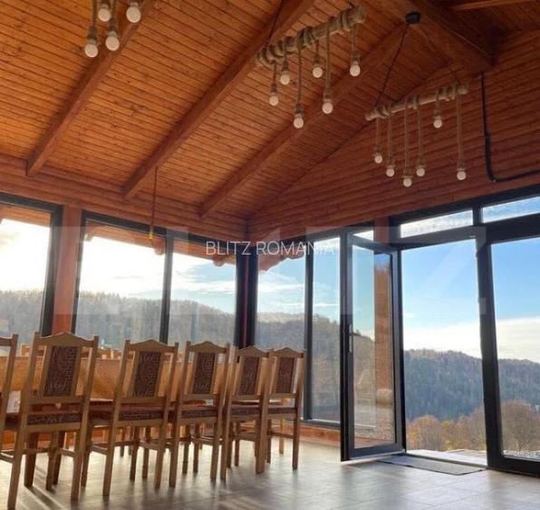 Cabana de vanzare, 10 camere cu baie proprie fiecare, 270 m Cabana de vanzare, 10 camere cu baie proprie fiecare, 270 m