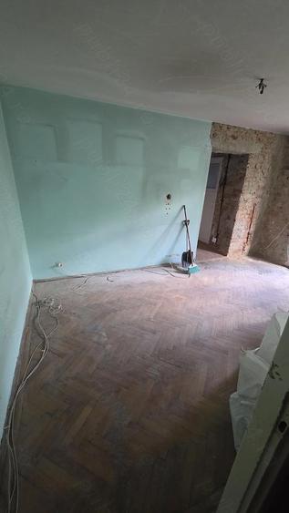 Apartament cu 4 camere - 1