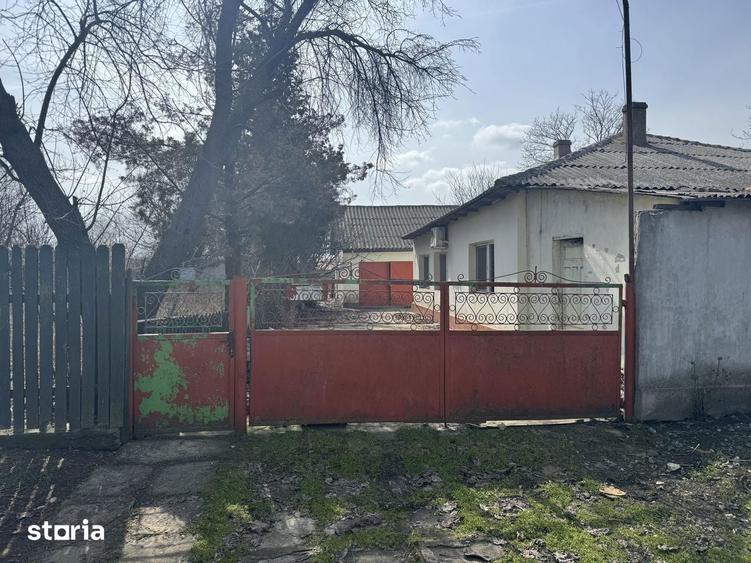 Persoana fizica vand Casa batraneasca si anexe Mereni - 1