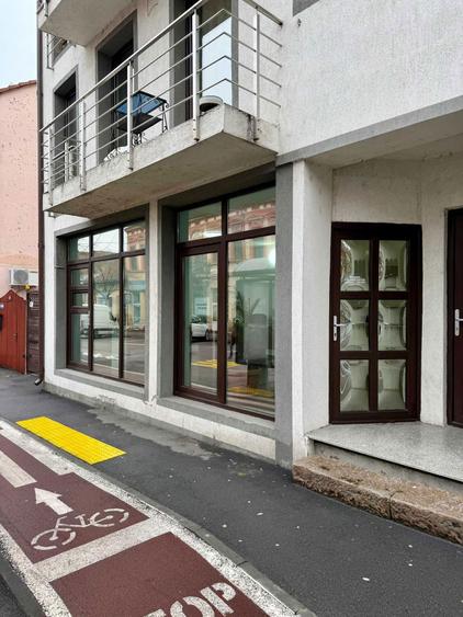 Spatiu comercial de inchiriat - 8