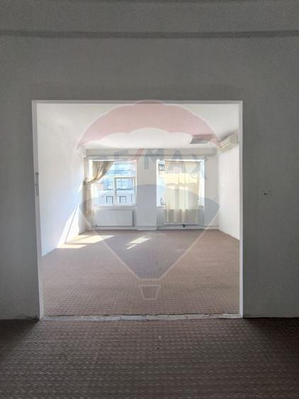 Spatiu comercial de inchiriat - 4