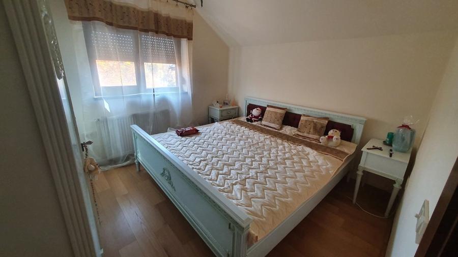 Vila generoasa in zona foarte linistita - 13