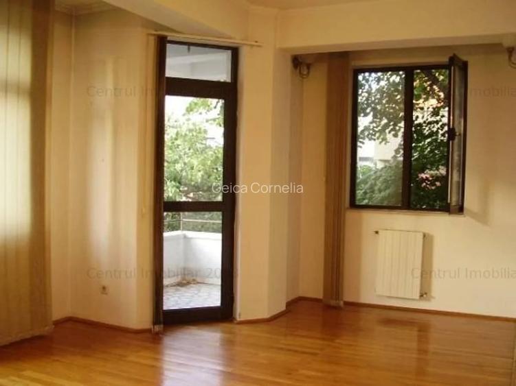 Vila cu 2 etaje,  an 2000 , Dorobanti, Floreasca, singur curte, 2 garaje