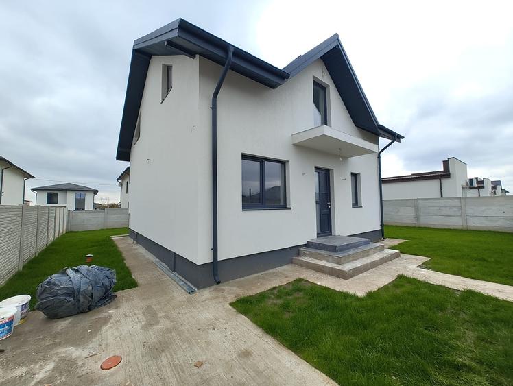 Casă P+E modernă  -  3 dormitoare  -  2 băi  -  347 mp teren - 2