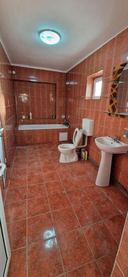 Casa 114 mp - in Hateg la 300 m de primarie 52000 euro - 3