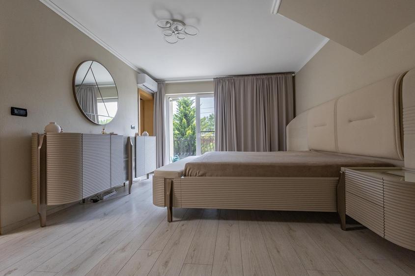 Vila cu doua fronturi si gradina matura, rezidenta sau investitie - 10