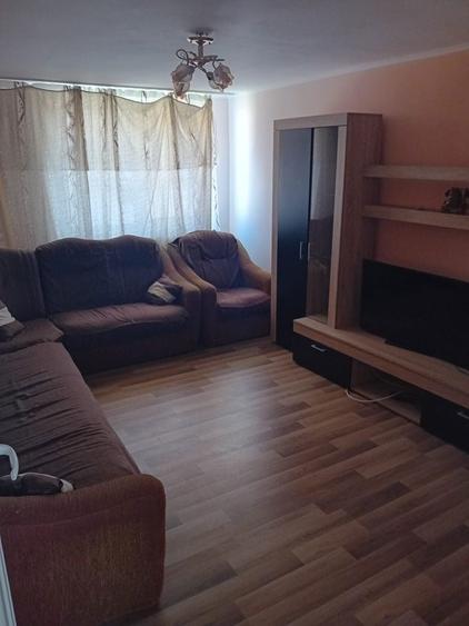 Vand apartament cu 3 camere - 59 mp - 2