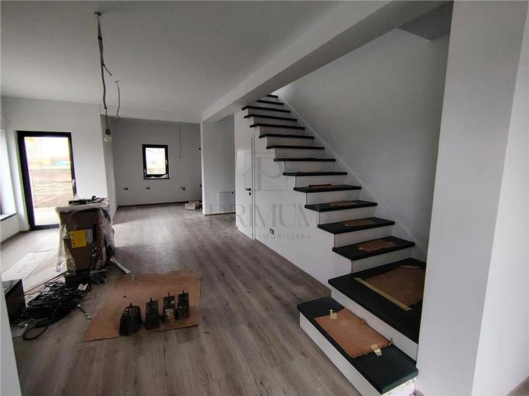 Duplex modern - despartit prin baie - 2 fronturi stradale - pompa caldura - 4