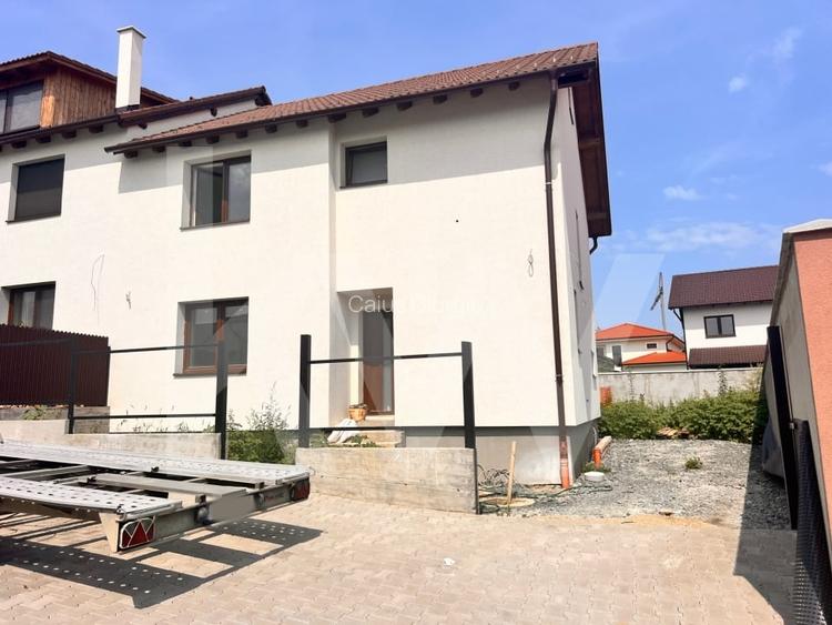 De vanzare casa tip duplex cu terasa, curte si anexa in Selimbar, Sibiu