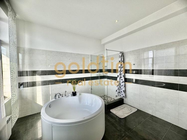 UNC/ PENTHOUSE/ TERASA 370 mp/SUPERB/ PRIVELISTE/INALTIME CAMERE3,5/2 PARCARI - 52