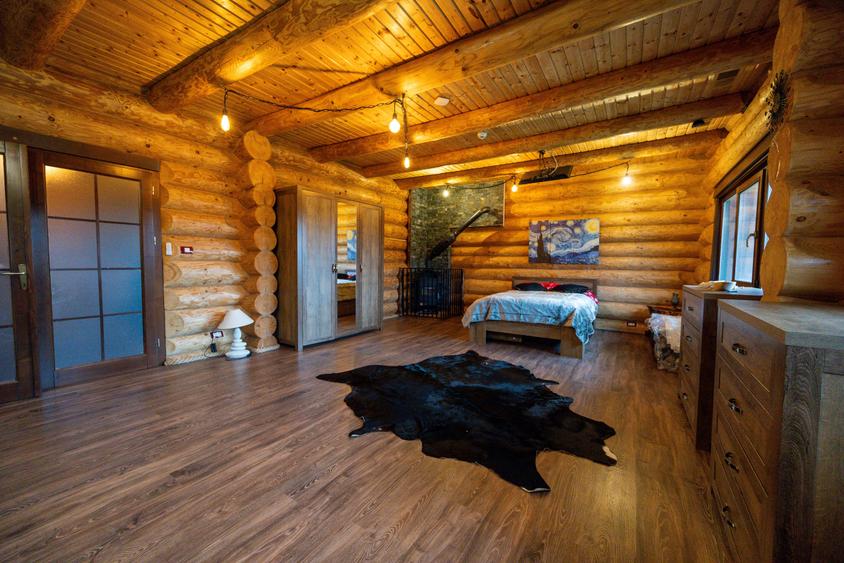 Proprietate Spectaculoasa - Sanctuar de liniste - Teren 4.7Ha - 1.000 MP Utili - 7