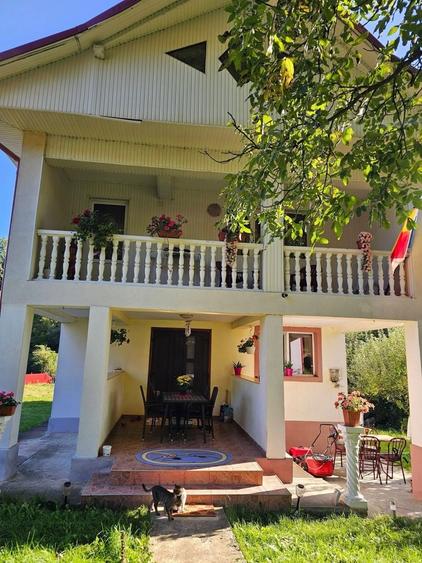 Casa cu etaj intr-un colt de natura la 5 KM de Piatra Neamt (P+1 4 camere) - 8
