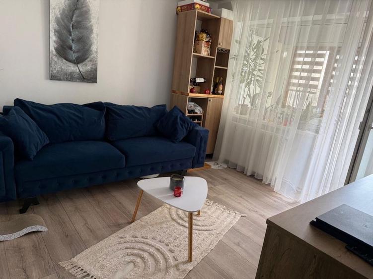 Apartament cu 3 camere decomandat - 1