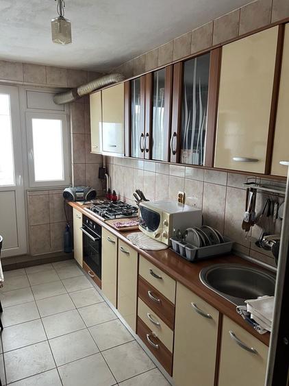 Vand Apartament 4 csmere, zona Cina - 1
