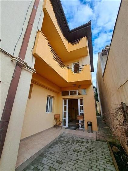 Casa individuala, 230 mp + 80 mp anexa, situata in zona Semicentrala! - 2