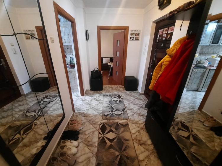 Apartament 2 camere decomandat, zona Canta - 5