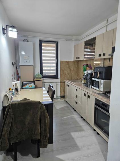 Vand apartament, 3 camere, etajul 1,STOMATOLOGIE/ ROTONDA - 2