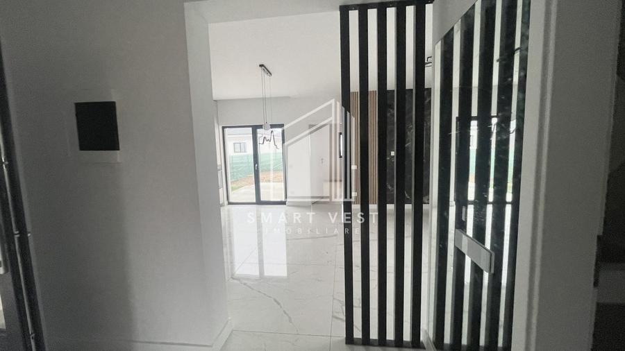Casă individuală cu 4 camere cu Canalizare în Periferie