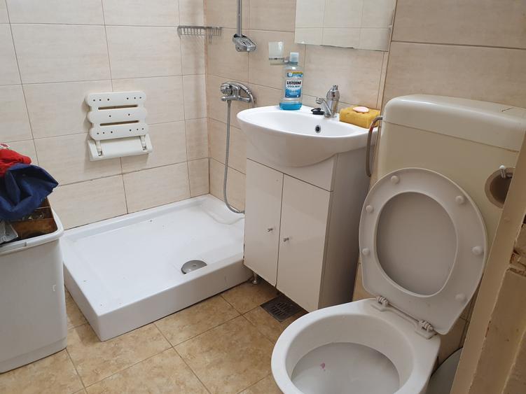 Apartament cu 2 camere decomandat în Drumul Taberei