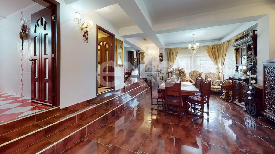 Casă individuală cu 10 camere cu Teren 20875 Mp în Păușești