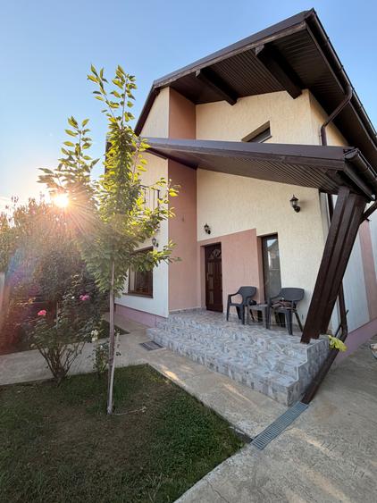 Casă individuală cu 4 camere cu Teren 385 Mp în Berceni