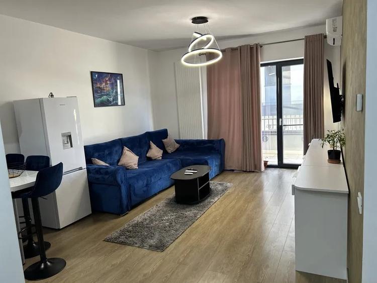 Apartament cu 2 camere decomandat, mobilat în Baza 3