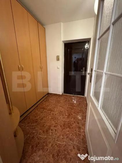 Apartament cu 3 camere semidecomandat în Central