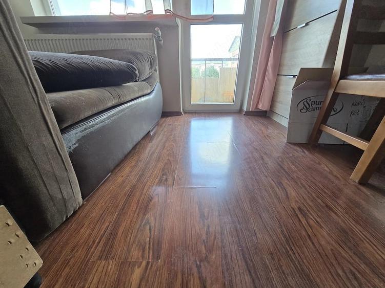 Apartament cu 3 camere semidecomandat în Precista