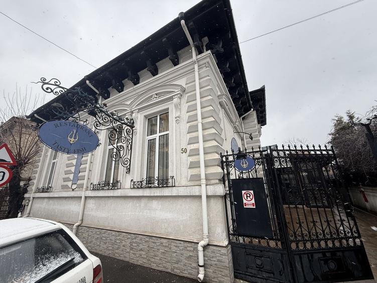 Casă individuală cu 5 camere cu Canalizare în Cișmigiu