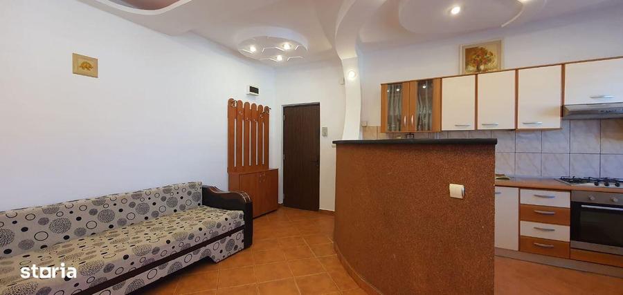 Apartament cu 2 camere, mobilat în Calea Poplăcii